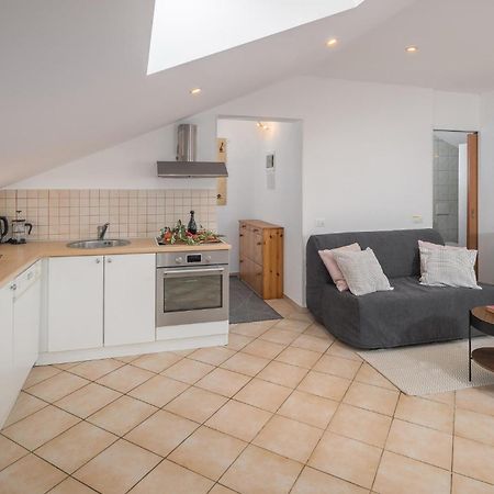 Gorgeous Apartment In Musalez With Kitchen Esterno foto