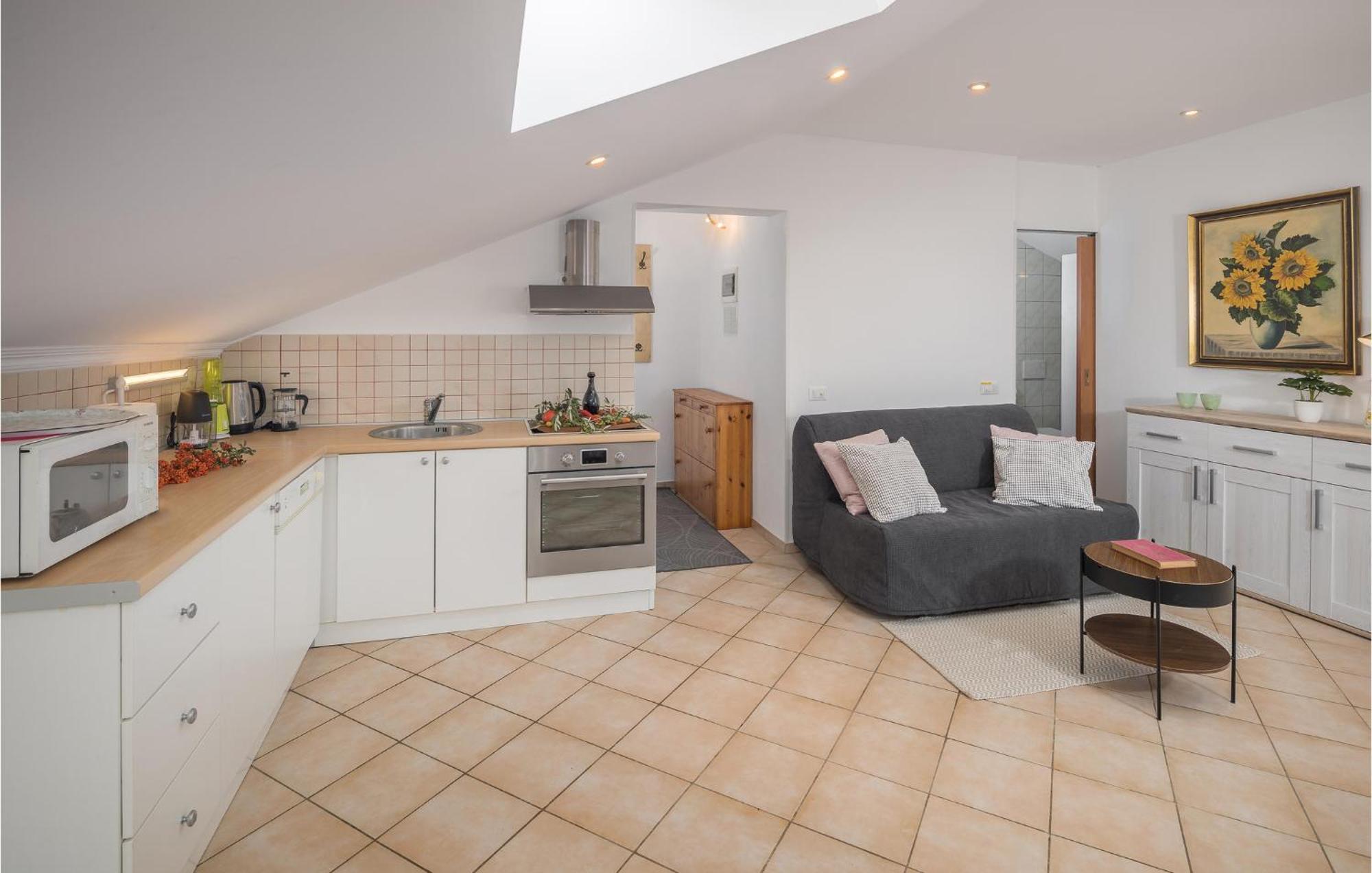 Gorgeous Apartment In Musalez With Kitchen Esterno foto