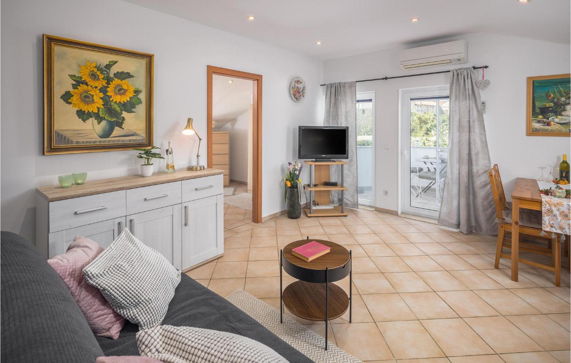 Gorgeous Apartment In Musalez With Kitchen Esterno foto