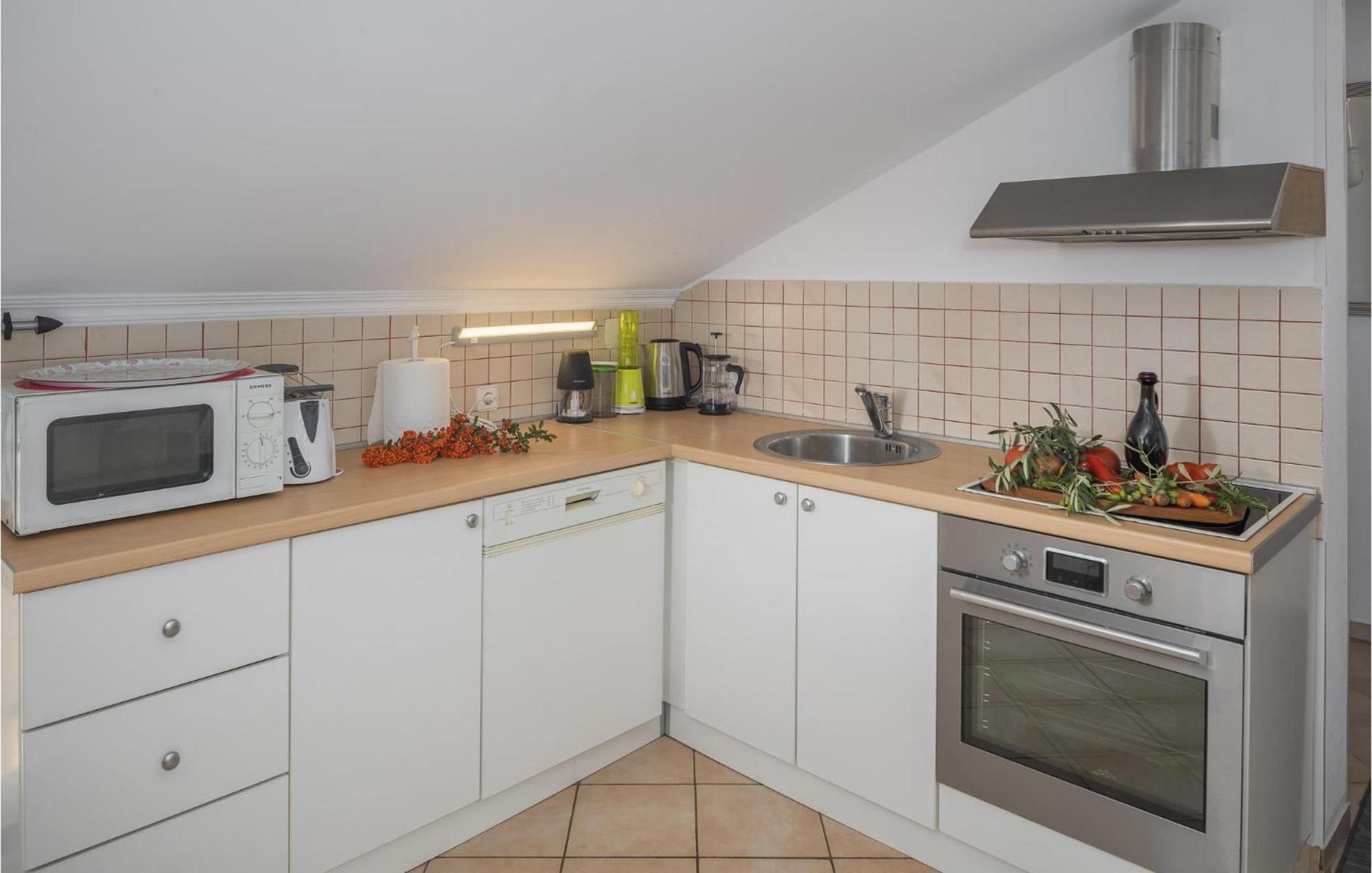Gorgeous Apartment In Musalez With Kitchen Esterno foto